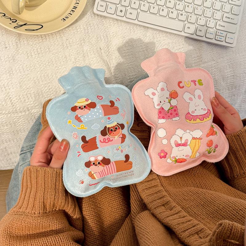 PVC Cartoon Hot Water Bottle: Plush Mini Hand Warmer with Water Injection