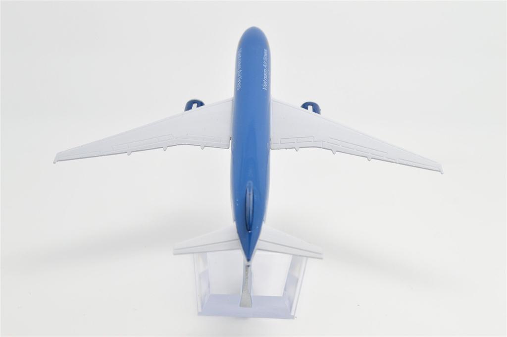 TANG DYNASTY 16cm Vietnam Airlines Boeing B777 Alloy Airplane Model Toy 1/400