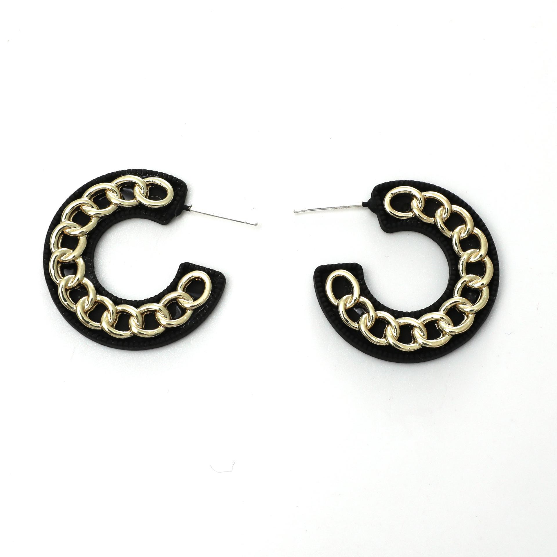 Retro European & American C-Shaped Metal & Leather Woven Earrings – Unique & Fashionable Design