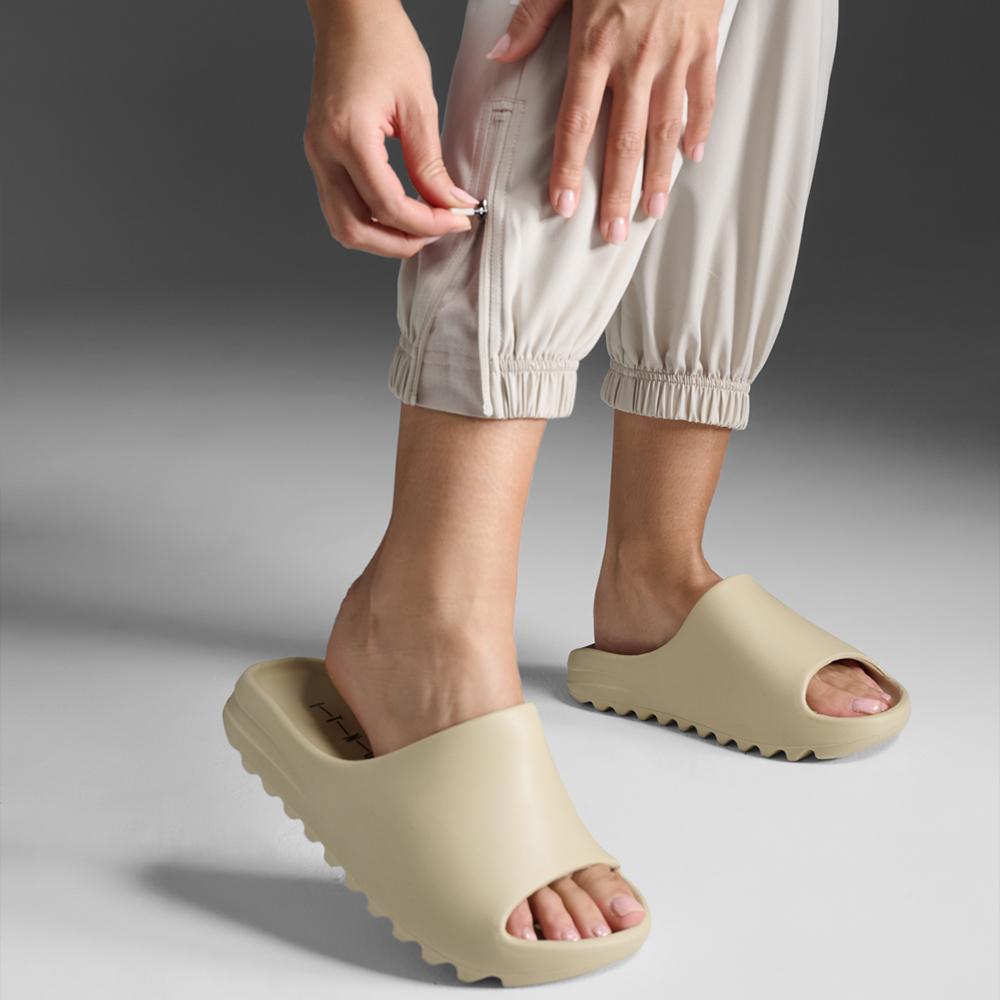 Tutaimjeuyu (Women'S) Aero Woven Jogger Pants Ivory_Wr7206Bmng-Wrf