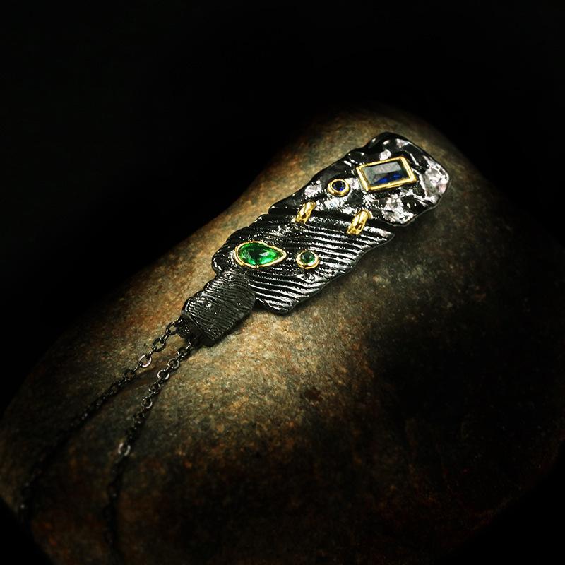 

Нишевый дизайн Высококлассное двухцветное Черно-золотое ожерелье Европейское и американское Ожерелье с цветными бриллиантами с рельефным узором