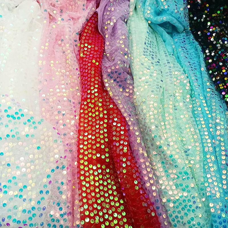 Barevná Duhová Lesklá Kusová Gradientní Látka 6mm Flitrová Vyšívaná Látka Párty Kostým Šaty Pozadí Obalová Síťovina