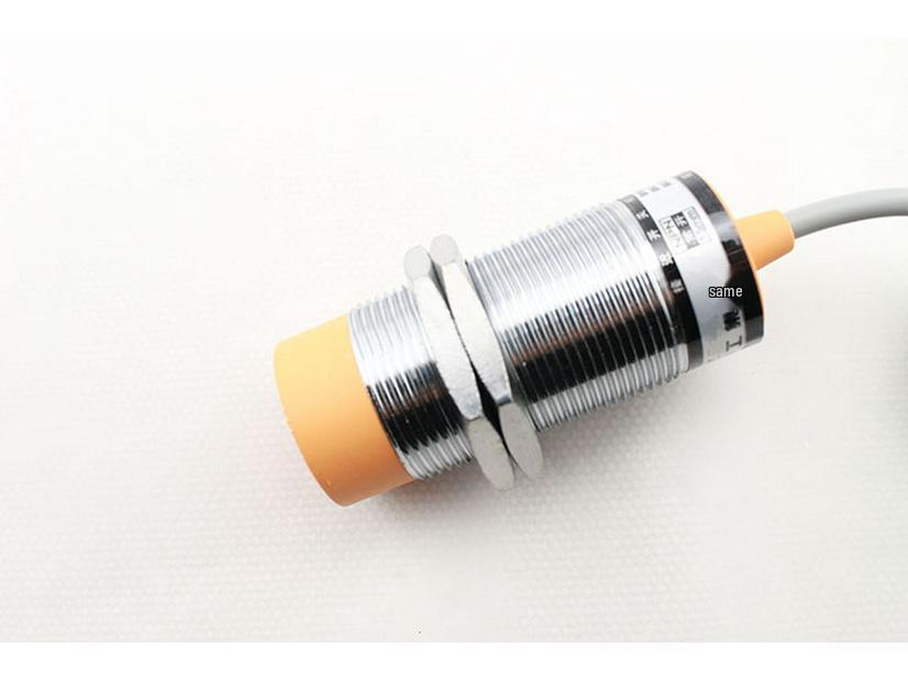 LM30 Inductive Proximity Switch AC/DC 3-Wire