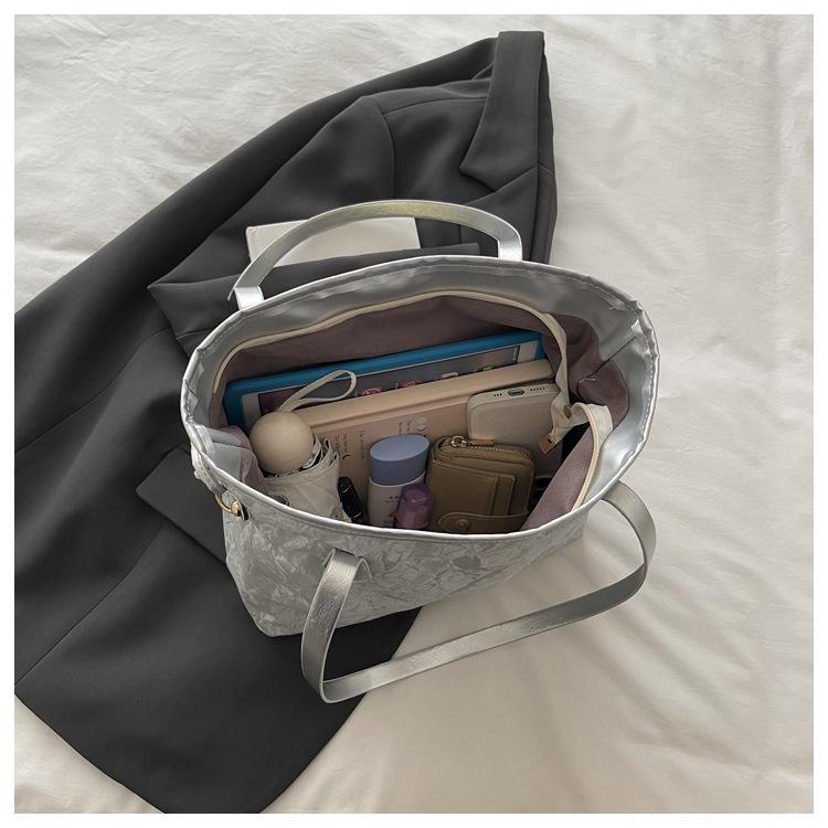 Versatile High-Capacity Crossbody Tote with Trendy Textured Finish