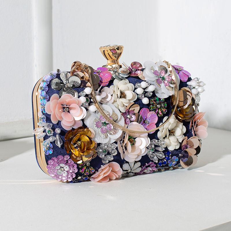 Pochette da sera floreale fatta a mano con perle per donna con chiusura a lucchetto per eventi formali