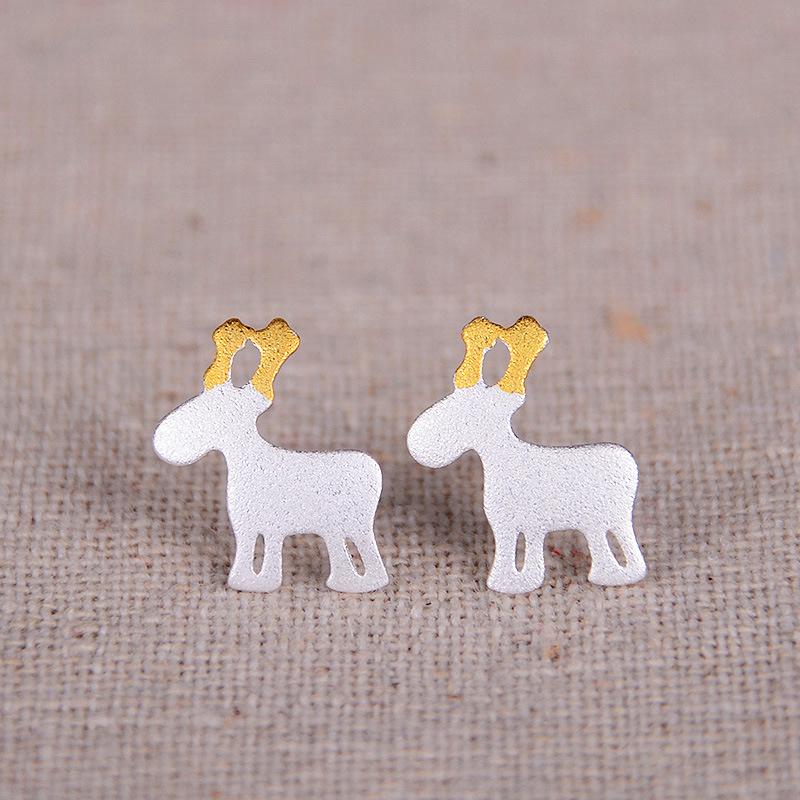 Runxin Mini Christmas Reindeer Stud Earrings for Women: Fashionable & Versatile
