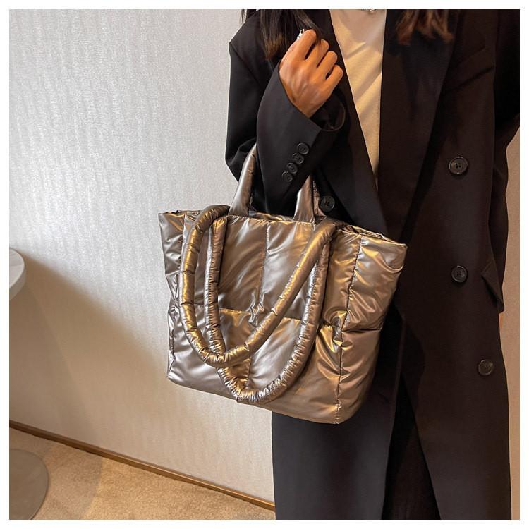 Ielgy Premium Texture Bag Large Capacity Fashion Autumn Winter Cotton Padded Clothes One Shoulder Portable Commuter Tote Bag