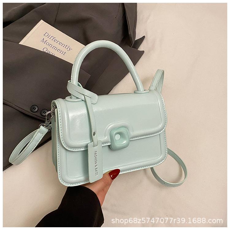 Korean niche handbag women's 2025 new trendy shoulder messenger bag versatile ins fashion popular small square bag