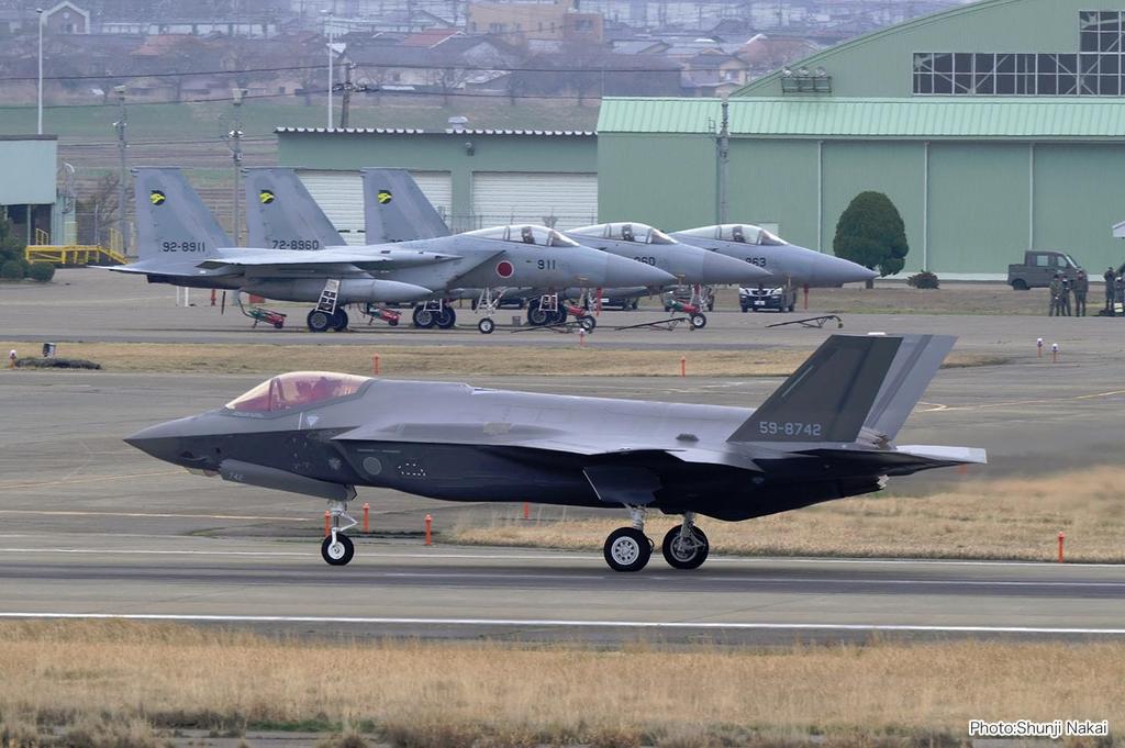 PLATZ Japan Air Force Lightning II 303rd Squadron Plastic Model 1/72 Self-Defense F-35A TPA-54 (Airplane)