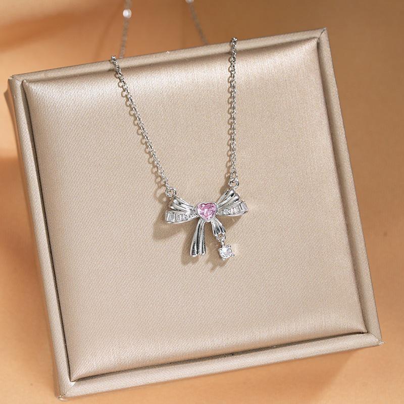 Light Luxury Copper-Inlaid Diamond Necklace for Women – Exquisite INS-Style Clavicle Chain