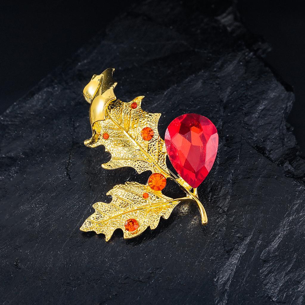 Premium Maple Leaf Brooch Women's Summer Light Luxury Brooch Metal Anti-light Pin Jewelry Wholesale Hat Decoration Men