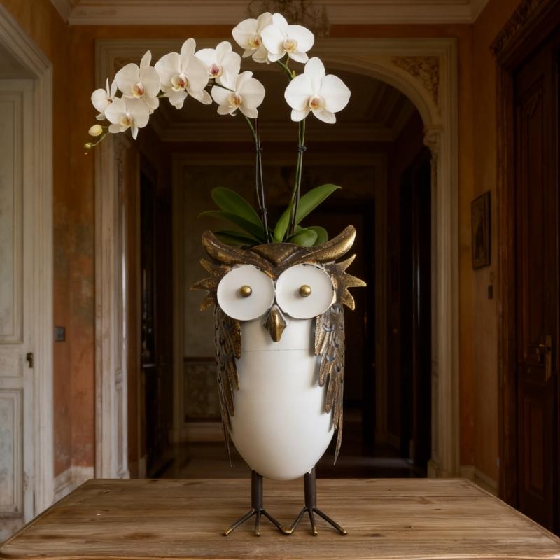 Lightweight Iron Owl Planter Flower Pot Easy to Move for Indoor or Outdoor Garden Decoration Multipurpose Planting Option