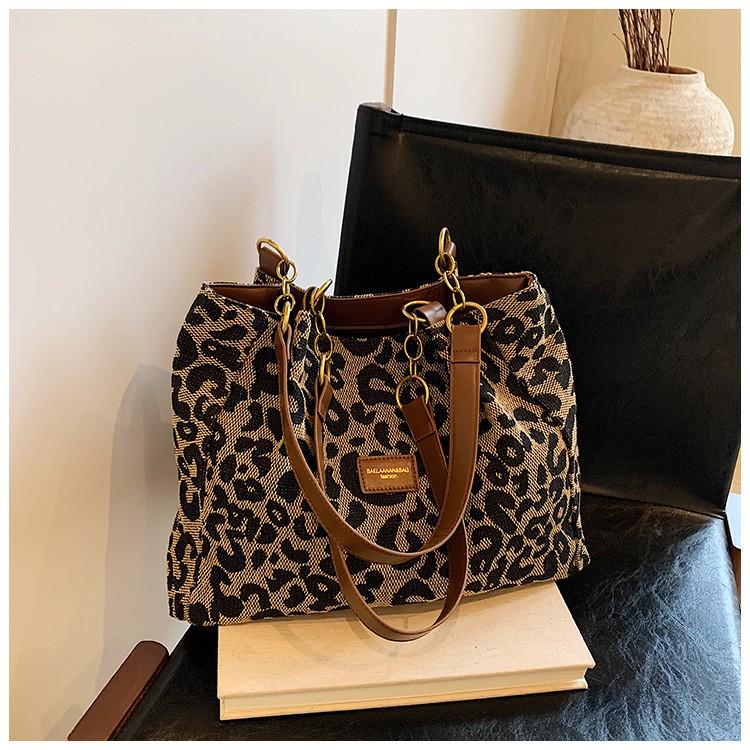 2023 Autumn Leopard Print Shoulder Tote - Large Capacity Women's Bag
