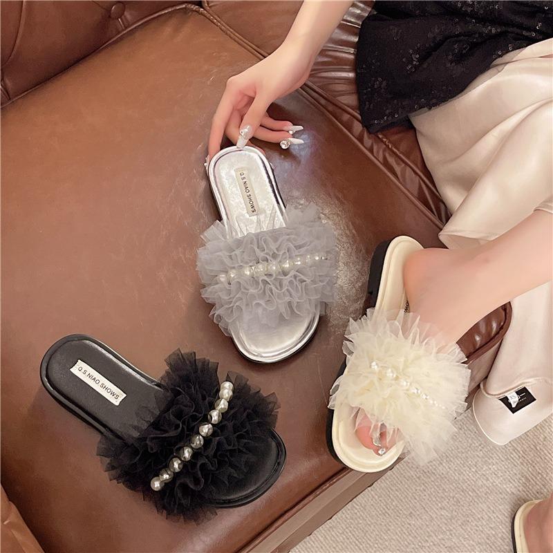 Mesh pearl one-word slippers women's summer new versatile skirt soft-soled casual cool slippers