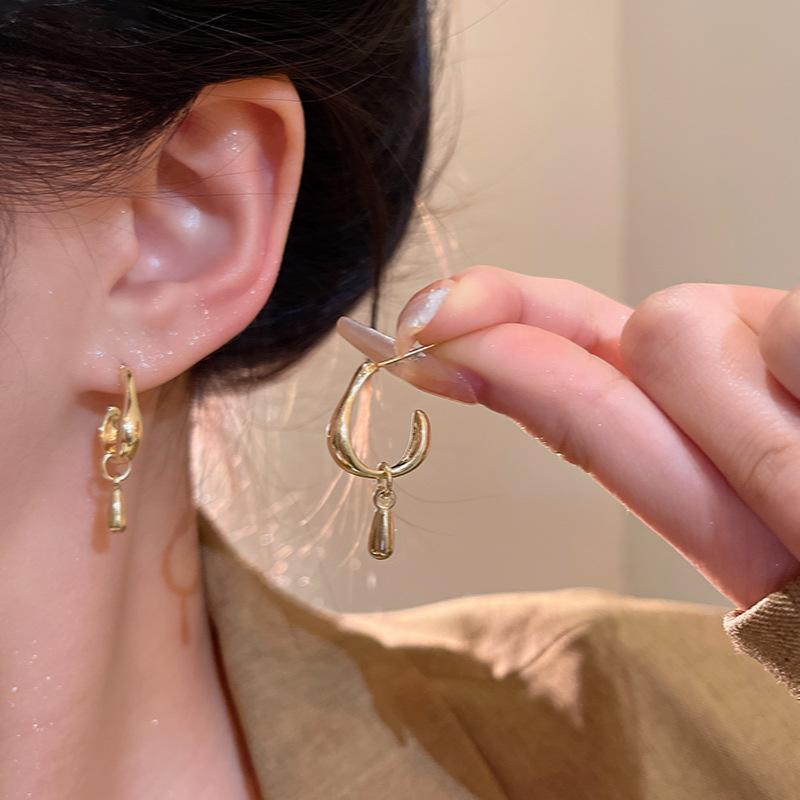 Cold wind irregular metal water drop earrings Internet celebrity same earrings Korean version earrings women