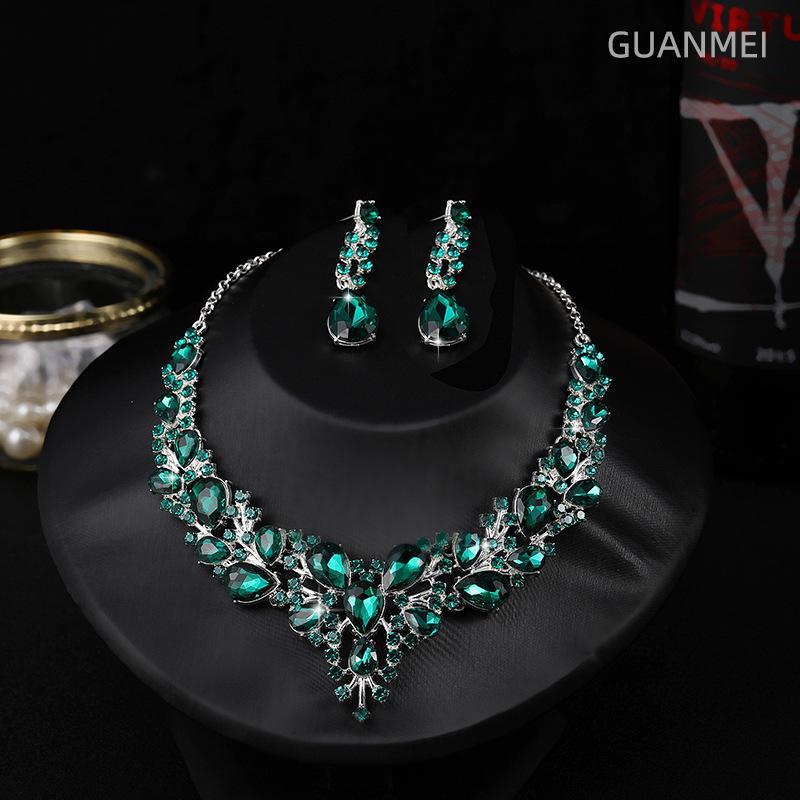 Retro Design European and American Crystal Gemstone Necklace Earrings Set Exquisite Design Fashion Temperament Bridal Jewelry 2026