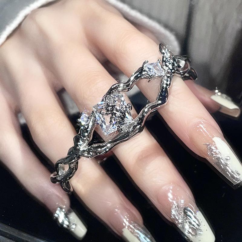 

Personalized Zircon Insect Bracelet Beetle Niche Design Cold Wind High Sense Fashion French Bracelet Gift Women