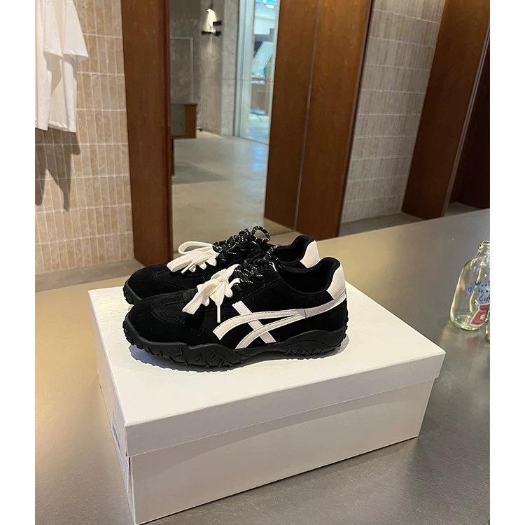 Kleine innere Höhensteigerungs-Plateauschuhe Damen Herbst und Winter vielseitig Leder Leichtgewicht Sportschuhe