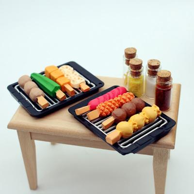 Mini Grill Skewer Set Miniature Food BBQ Accessories Resin Mini Grilled Sausage Grill Tray Seasoning Bottles for 1:12 Scale Miniature House And Dolls