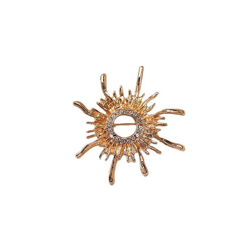 Retro Alloy Sun God Badge Brooch, High-end, Light Luxury, Niche and Exaggerated Brooch, Women's Baroque Corsage