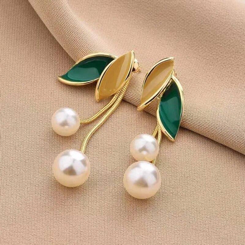 Woman's Imitation Pearl Dangle Stud Earring Green Leaf Zinc Alloy Epoxy Earrings Gold Color Chain Vintage Daily Wear Jewelry