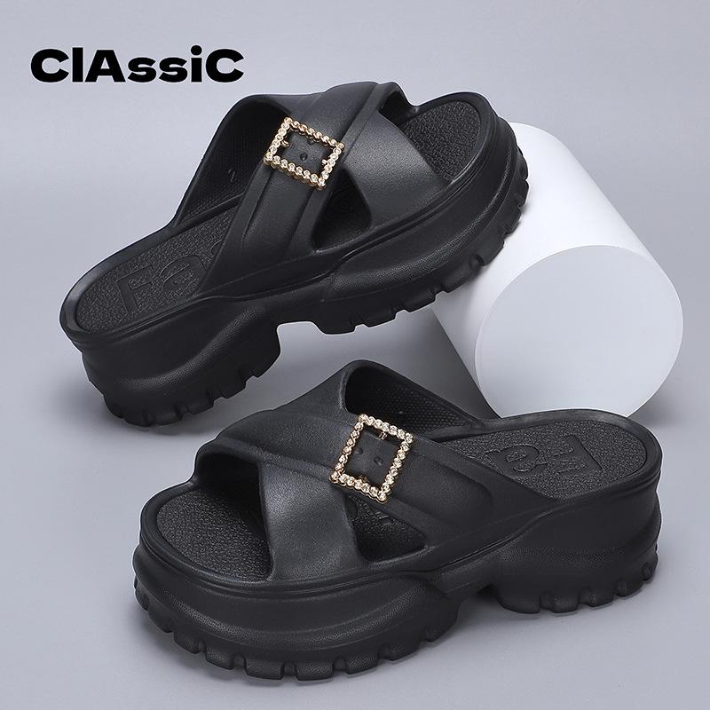 Super thick small slippers women wear new summer heightening fashion soft bottom beach v one-word slippers