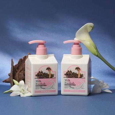 Parfémové telové mlieko White Musk Double Special (250 ml + 250 ml)
