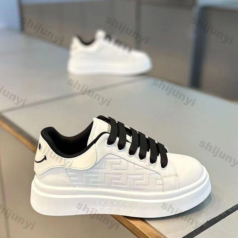Fashion Men's White Sports Shoes 2025 Spring Outdoor Non Slip Platform Sneakers Comfortable Height Increase Fashion Lace Up Casual Flats