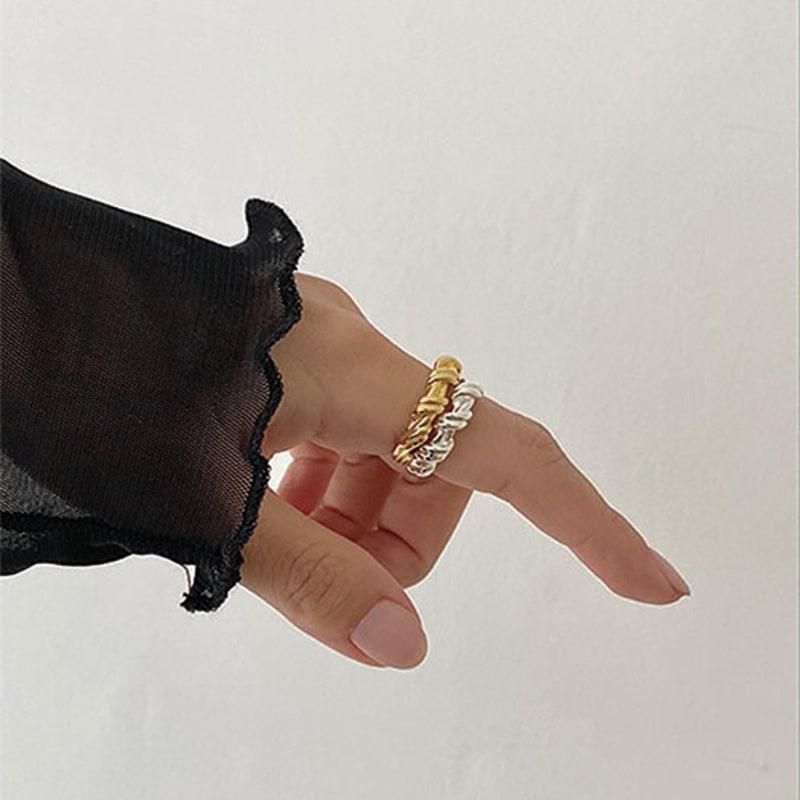 Moire_ Twist Knot Ring