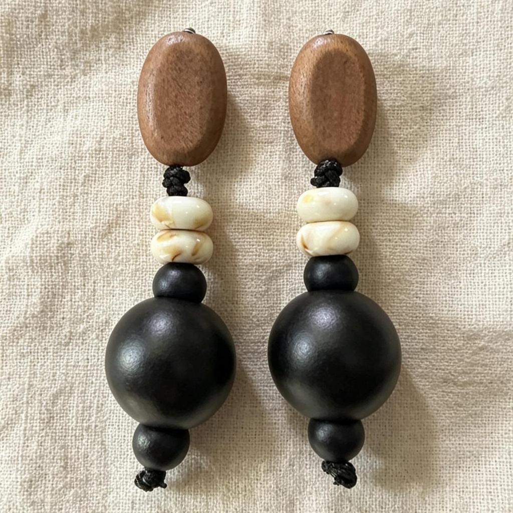 Vintage Black Series Stud Earrings 925 Silver Needle Minimalist High-End Personality Accessories for Women