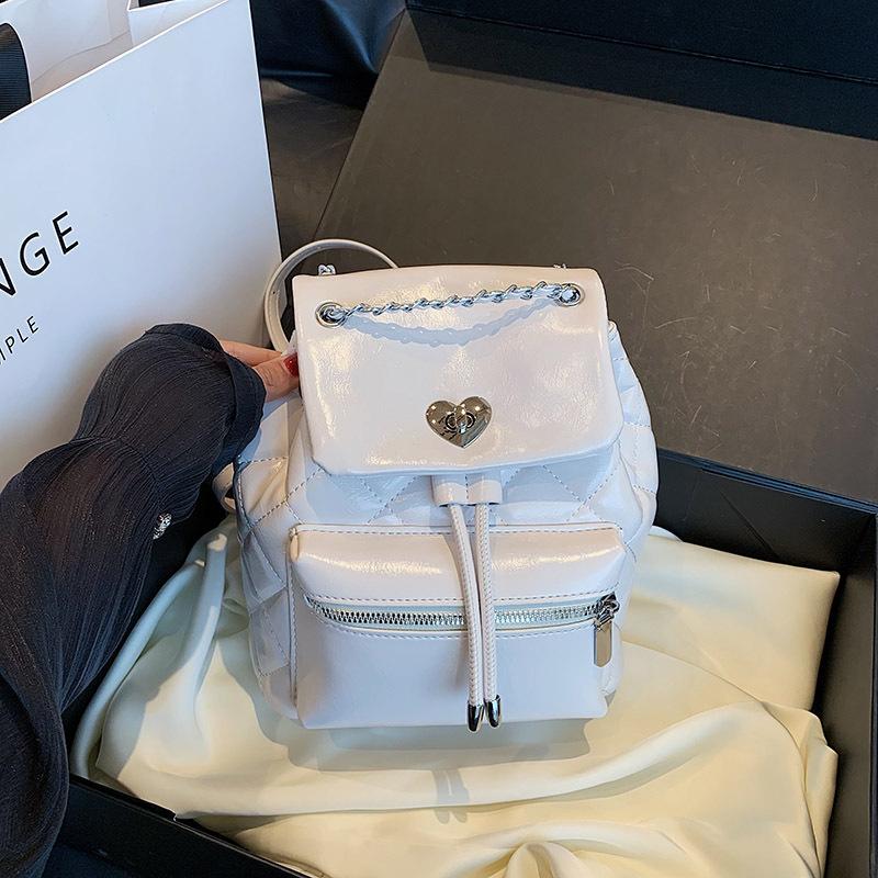 

Xiaoxiangfeng backpack bag women s 2025 new trendy fashion diamond chain bag versatile large-capacity portable travel bag білий