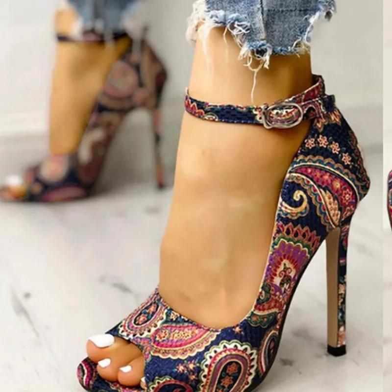 Značka 2024 Dámské Boty Pásek Přezka Dámské sandály Módní Potisk Party Sandály Ženy Nové Peep Toe Sandály na podpatku velké velikosti