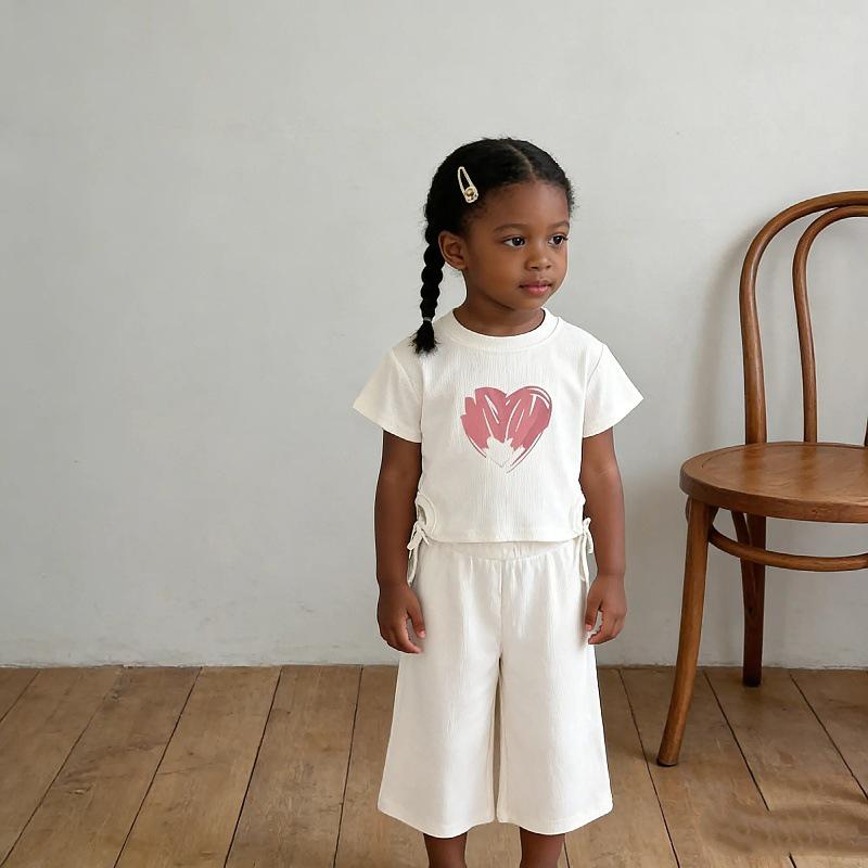 Sommerliches T-Shirt- und Hosen-Set für Mädchen – süßes und stylisches Zweiteiler-Outfit