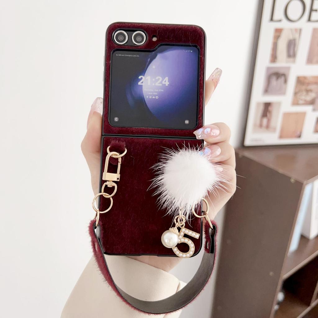 Capa de Celular Samsung Z Flip Pelo de Vison com Bola de Pelúcia DIY para Modelos 3-7