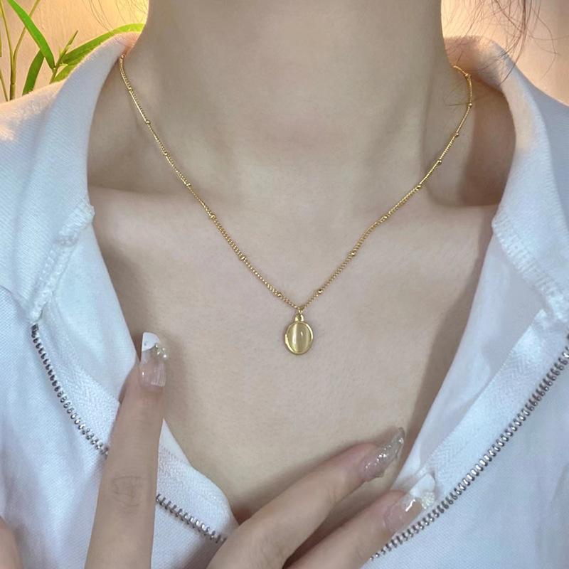 Opal Necklace Women's Light Tide French Retro Oval Collarbone Chain Simple Temperament Pendant