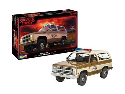 German Revell Stranger Things Chevrolet K5 Blazer Scale Plastic Model 07724 '85 1/25 (Car)