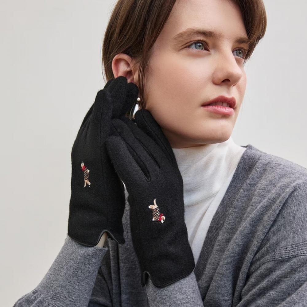 

Daks Black Wool Dachshund Embroidery Smartphone Touch Gloves Dcgv5f203bk Single option