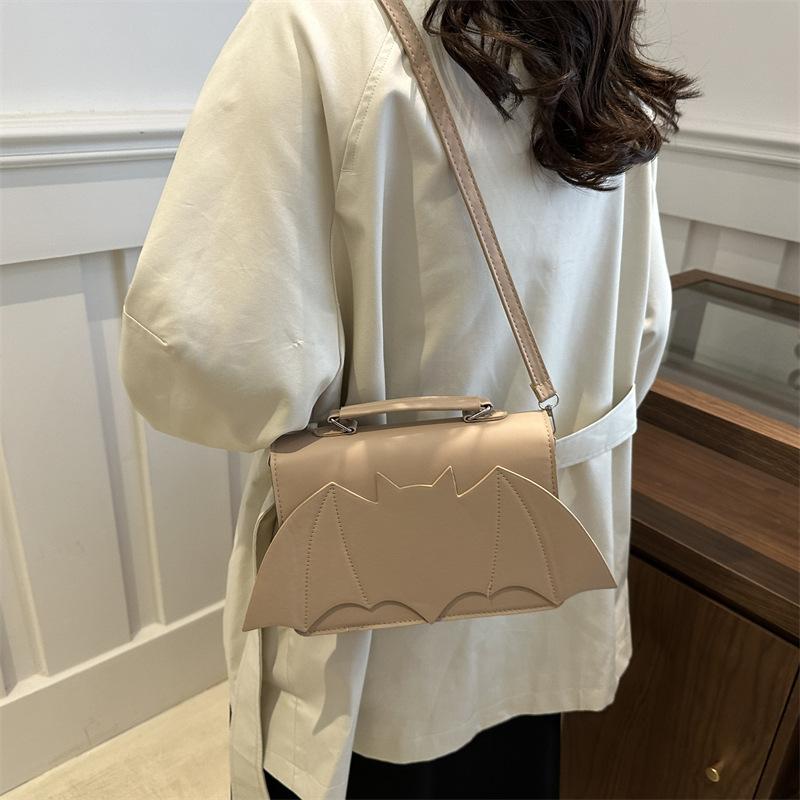 Handliche kleine Tasche Damen neue Europäische und Amerikanische Halloween Umhängetasche Personalisierte Fledermaus Lustige Trendige Umhängetasche