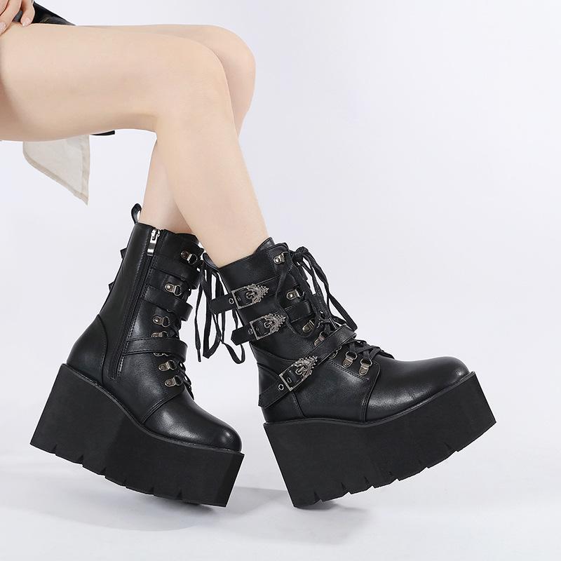 Neue Damenstiefel mit speziell geformter, quadratischer Metallschnalle und dicker Sohle, schräger Absatz und dicker Sohle mit Gürtelschnalle – coole Herbst- und Winterstiefel