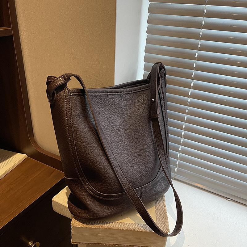 Simple Casual Solid Color Women's Bucket Bag Autumn New High End Texture PU Shoulder Bag Office Lady Commuting Messenger Bags
