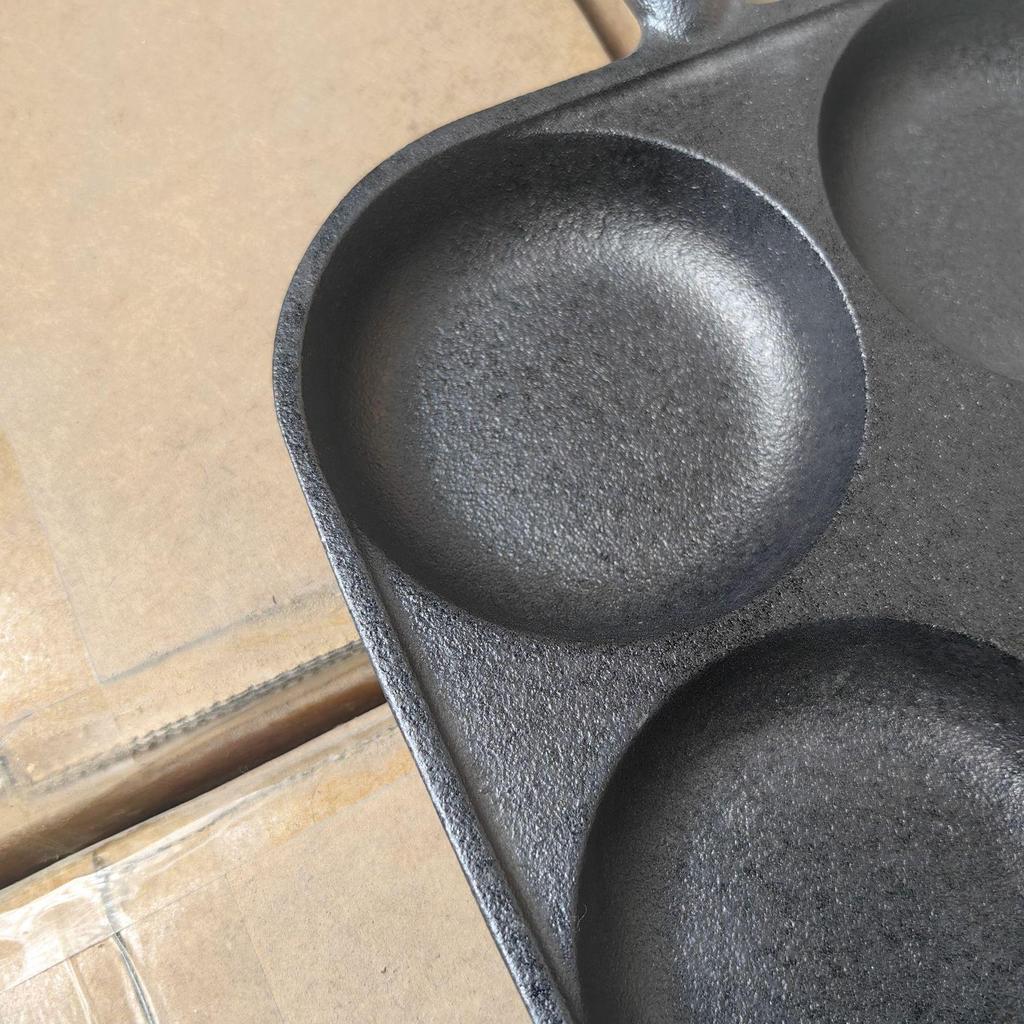 Gjutjärn Fyra-Håls Omelett- & Äggstekpanna - Non-Stick Form för Hamburgare & Dumplings