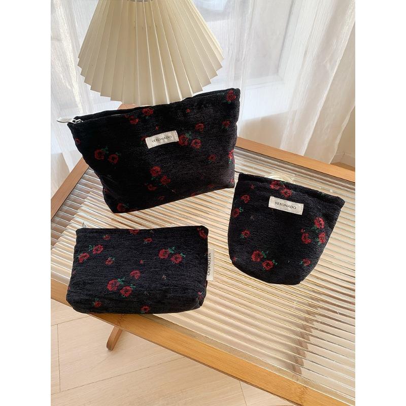 Vintage Makeup Bag Dark Red Floral Jacquard Fabric Cosmetic Pouch Women's Zip Square Clutch Handbag for Toiletries Storage