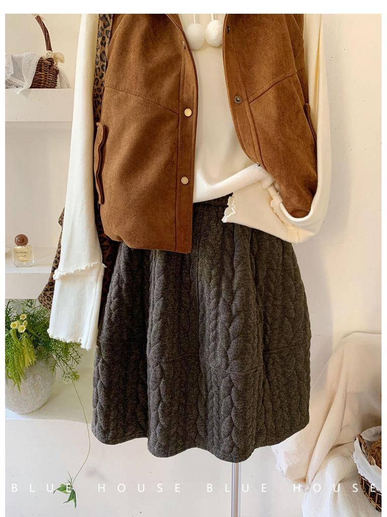 Elegant Retro A-line Cable Knit Skirt with Floral Design - Autumn/Winter 2025 Collection for Women