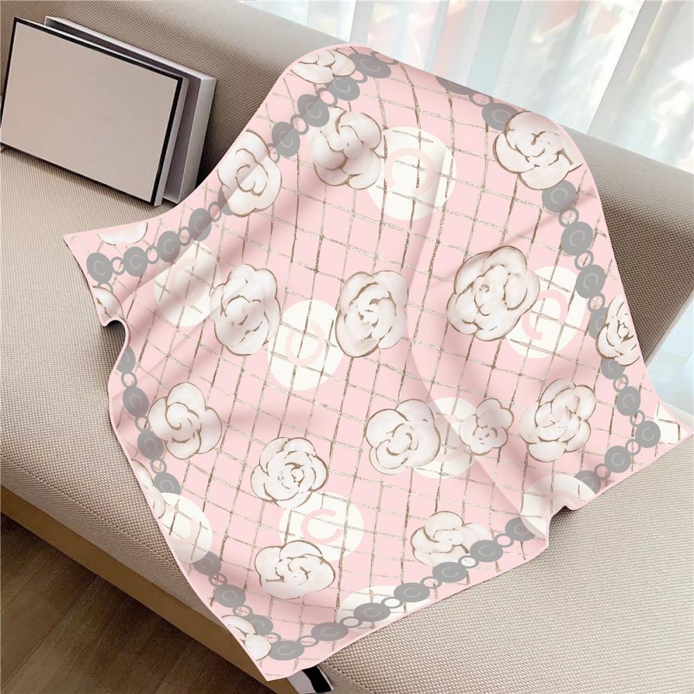 New Design Letters Flowers Printed Twill Silk Scarf Square Scarves Lady Wraps Kerchief Woman Neck Shawl Wraps Echarpes 90Cm