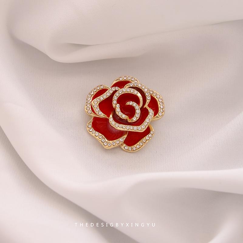 Broche Elegante de Pérola Dourada e Espiga de Trigo: Acessório Versátil e de Alta Qualidade para Mulheres