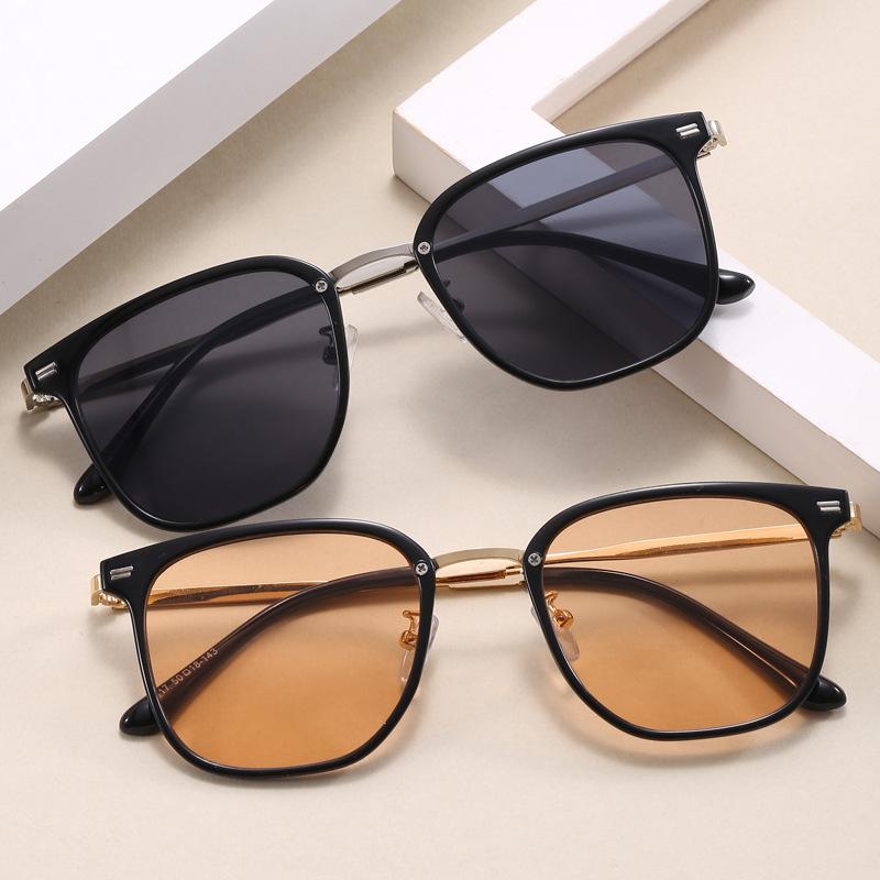 Fashion Rivets Decoration Sunglasses Women Square Shape Anti-Glare Sun Glass For Men European American Style Female Sunglass