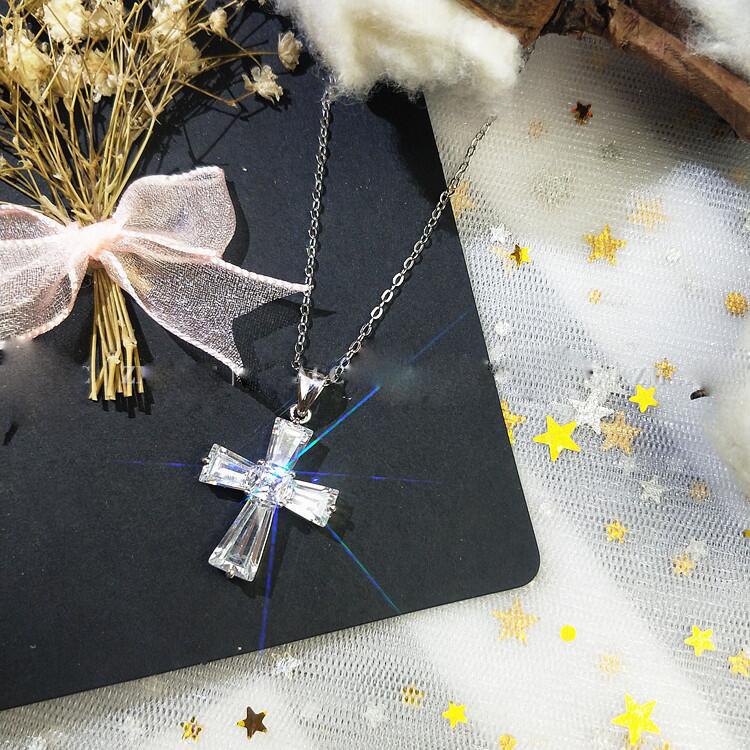 Pendant Necklace for Women Zircon Pendant Korean Style Crystal Clear Cross Necklace Pendant Necklace