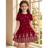 Vestito da donna e da bambina - design alla moda, ampio e semplice