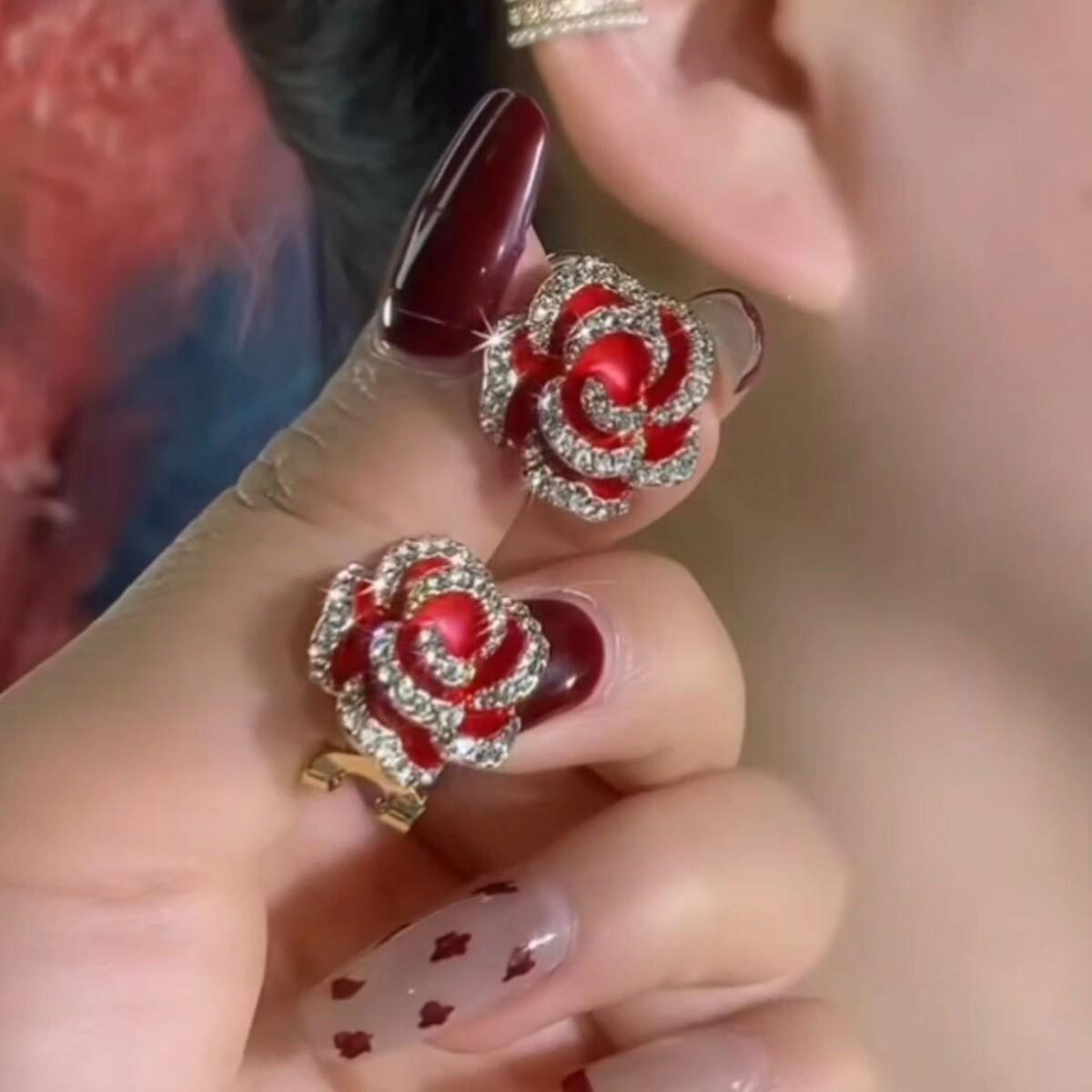 Элегантные женские серьги с красной розой - Легкая роскошь, Высокая мода, Универсальные и изысканные (2026 Новый стиль)