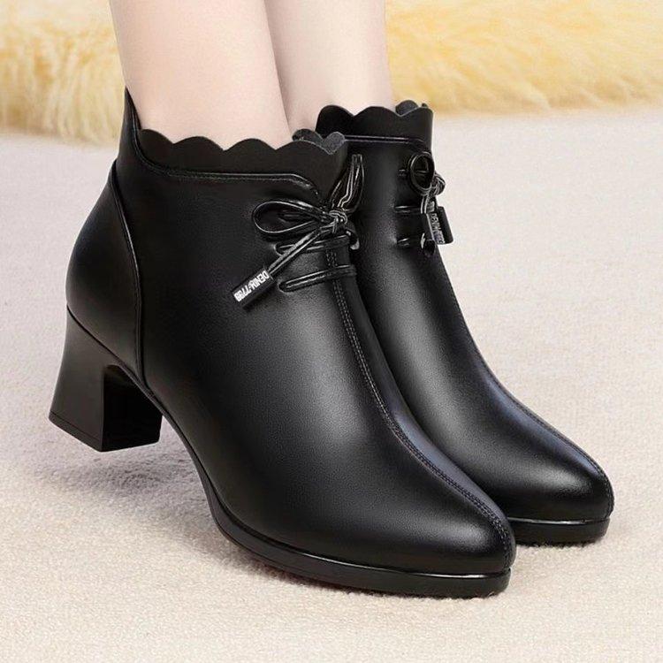 

Autumn and winter fashion women s shoes boots velvet thick heel short boots non-slip leather shoes simple cotton boots 35 чорний
